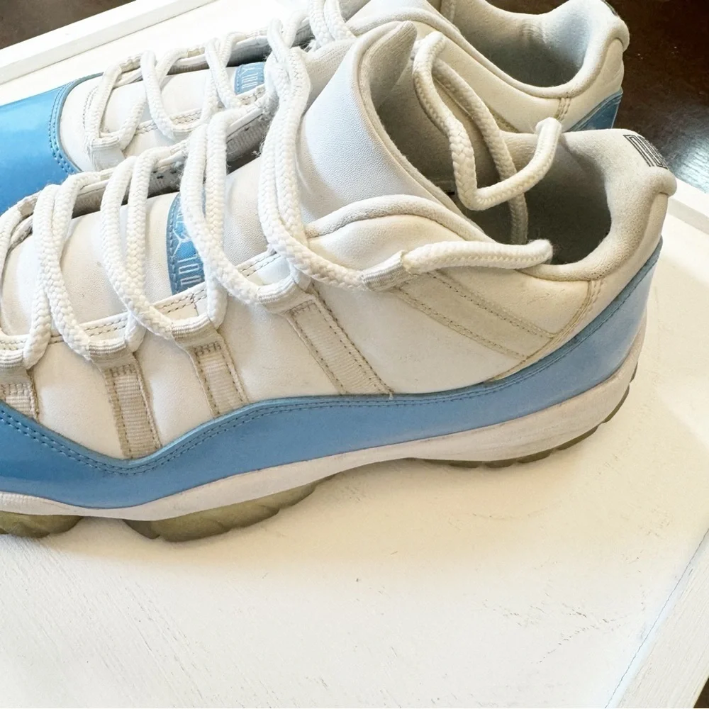 Deadstock Air Jordan 11 Retro Low Og UNC 2017 Size 11 528895 106 University Blue